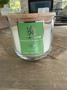 Commando Cedarwood Summits & Midnight Trails Candle - Cream
